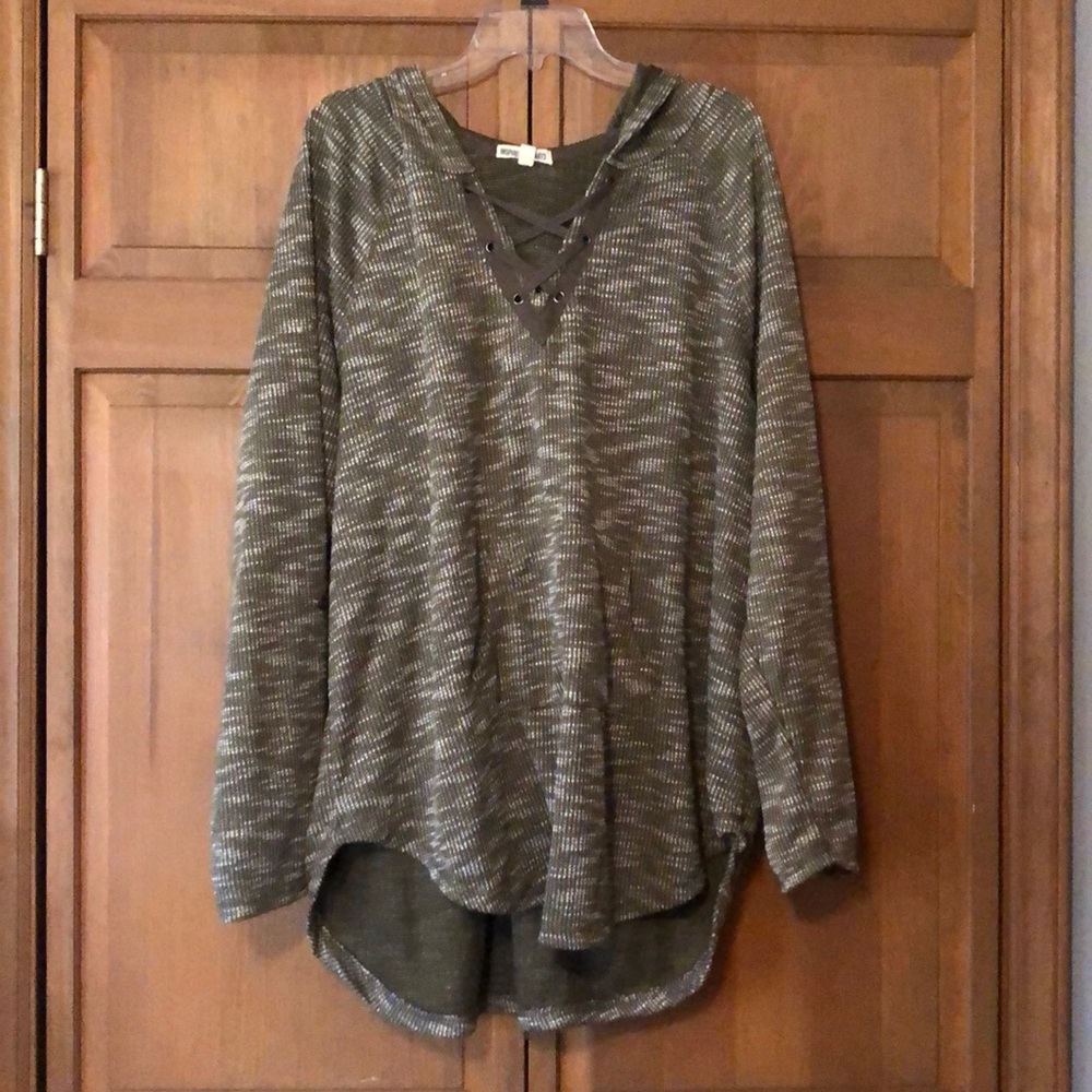 Moss green thin hooded pullover size 3X.
